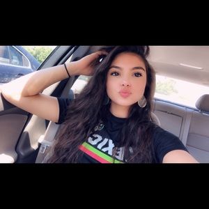 Meet your Posher, Evelin